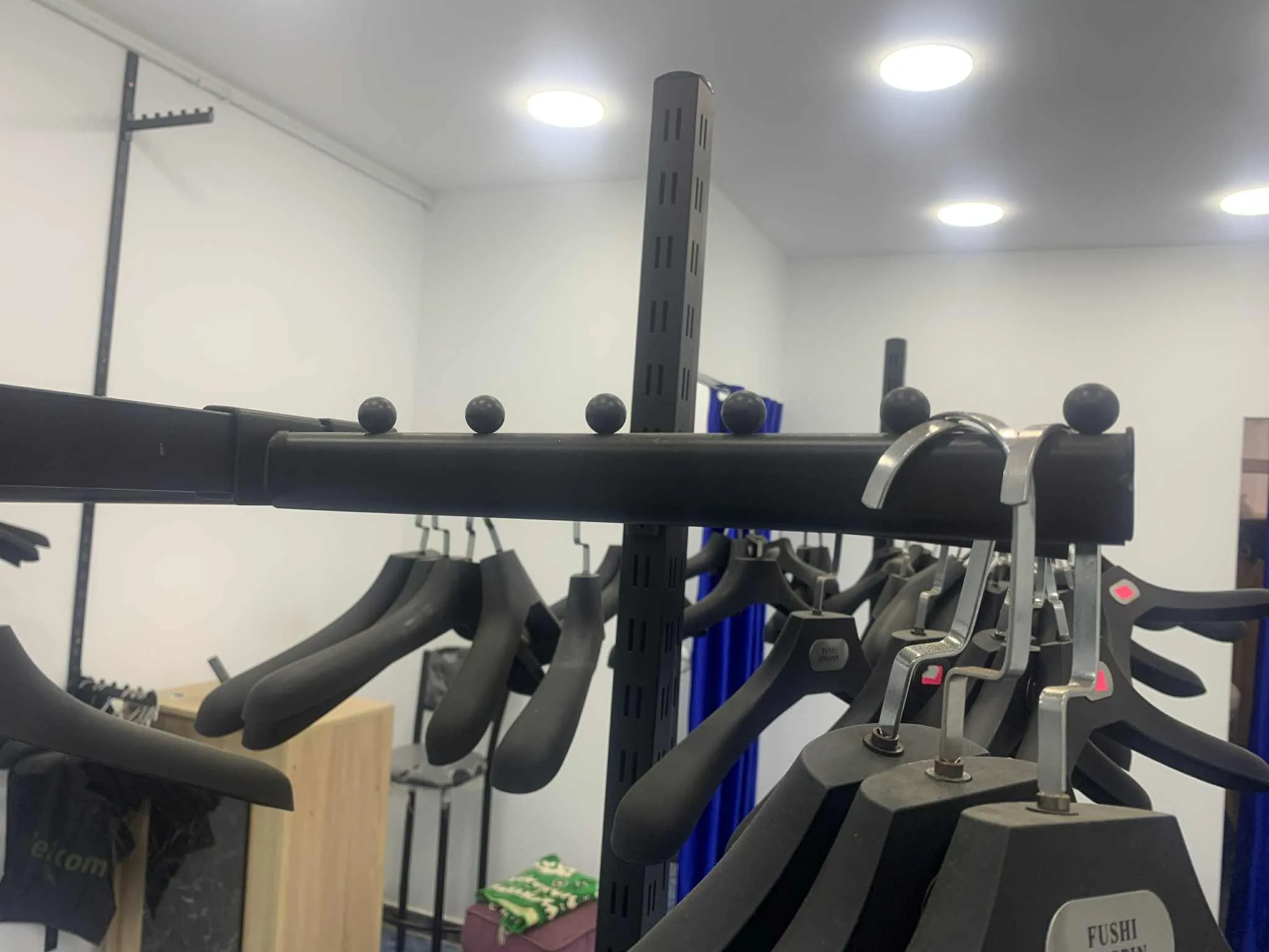 2 manque 1 pof 2 miroir 160 haba sentre 24 pirouette 2 pendre 5 pendre mur