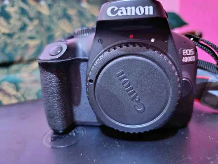 Canon EOS 4000d +l’objectif